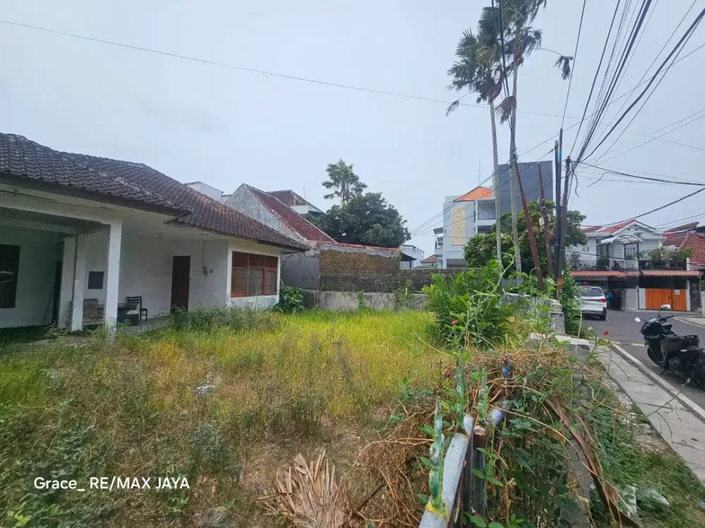 Tanah 3,86 Are Bonus Bangunan Dijual di Taman Griya, Jimbaran