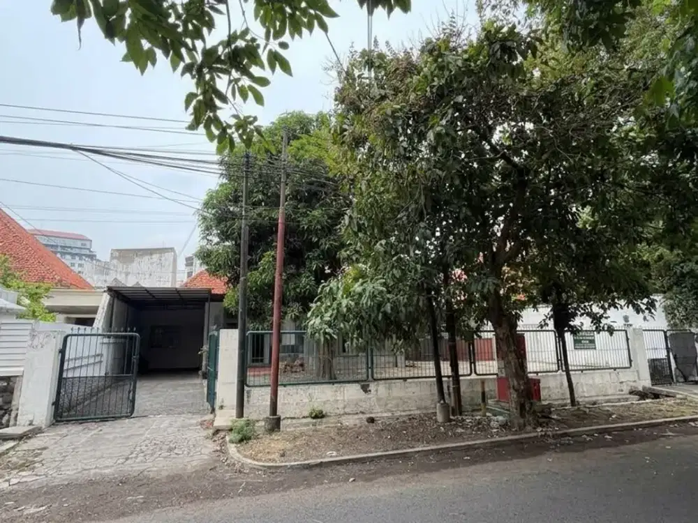 RUMAH PUSAT KOTA SURABAYA SELANGKAH KE RAYA DARMO