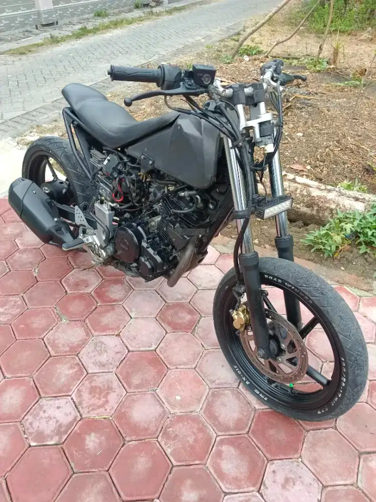 Bahan custom,yamaha byson surat lengkap plat Bojonegoro t 2012