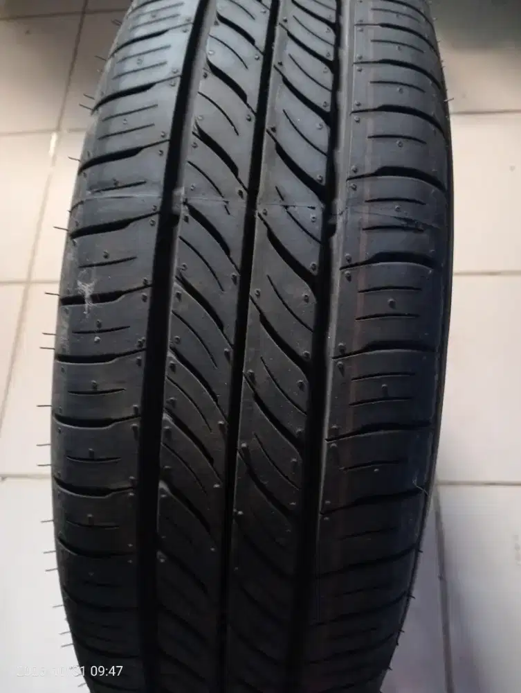 Ban dan velg Brio,masih baru,merk Dunlop