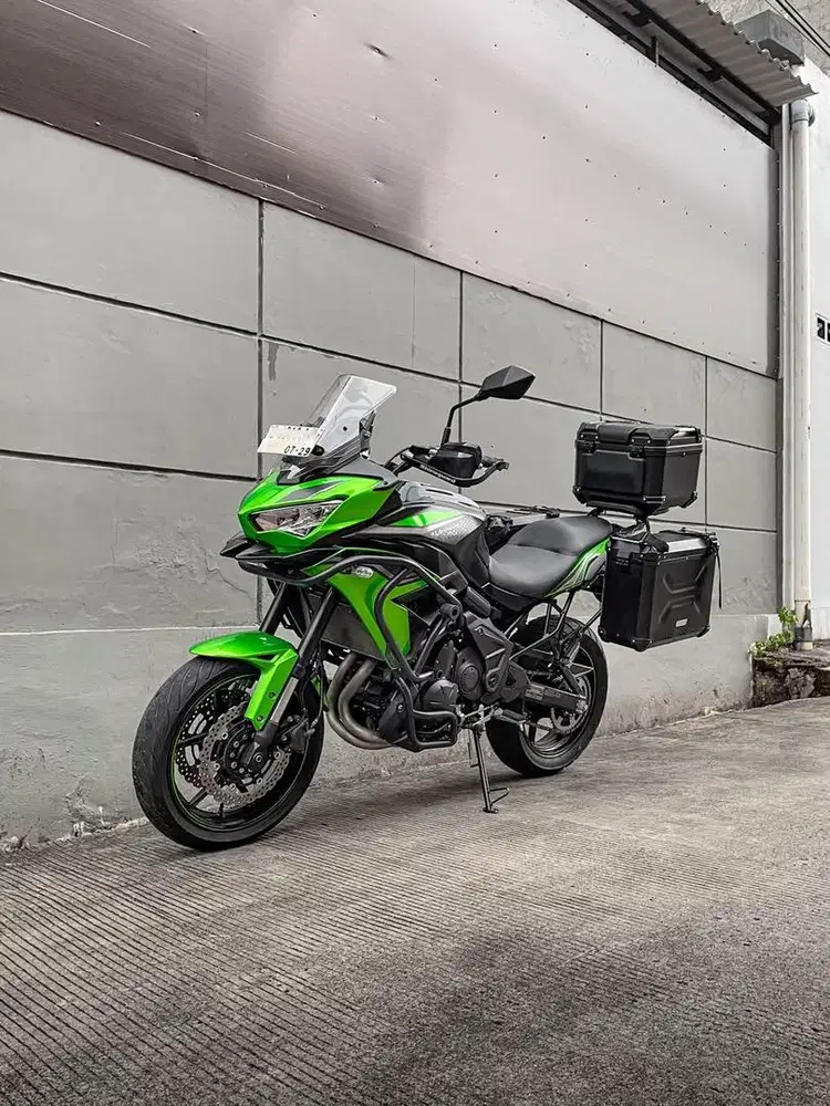 Kawasaki Versys 650 Tahun 2023 Low Odo Mulus TT FP Hijau Like New