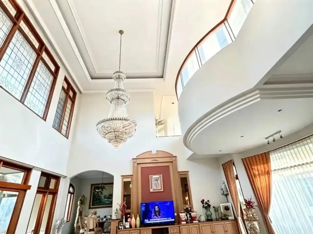 Rumah Mewah Kebon Jeruk Dekat Kemanggisan Dekat Kampus Binus