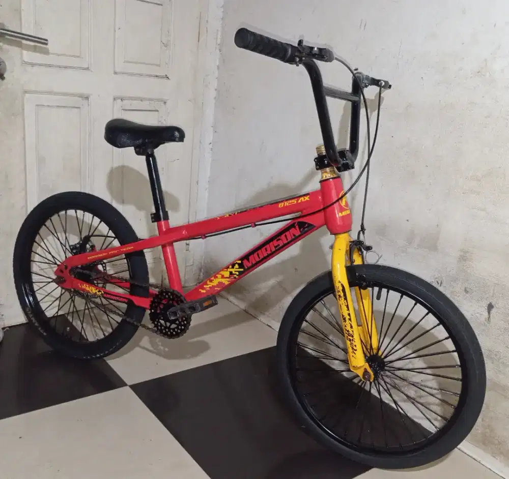 Sepeda BMX ukuran 20 kondisi normal