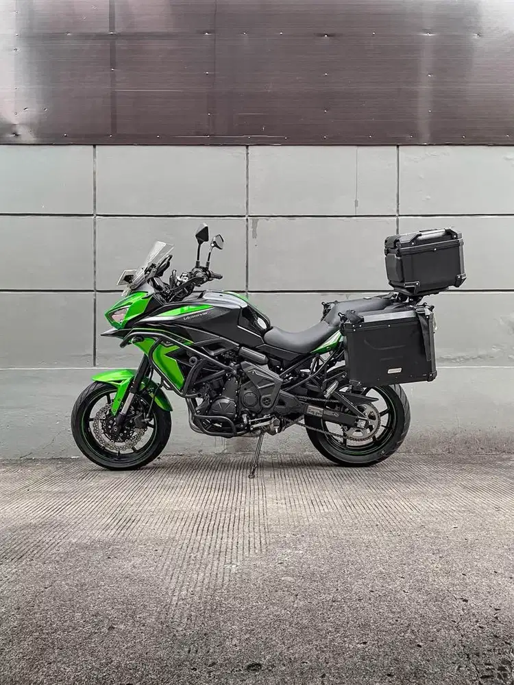 Kawasaki Versys 650 Tahun 2023 Low Odo Mulus TT FP Hijau Like New