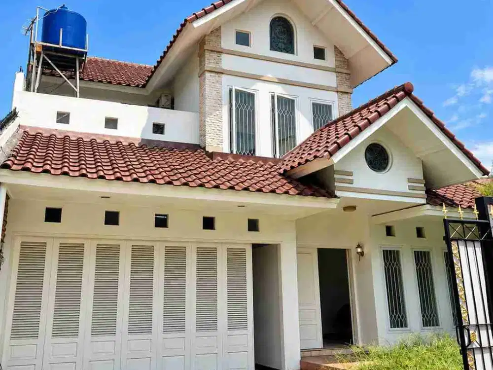 Lokasi Strategis, Dijual Rumah Klasik Eropa Style di Pasar Minggu Jakarta Selatan