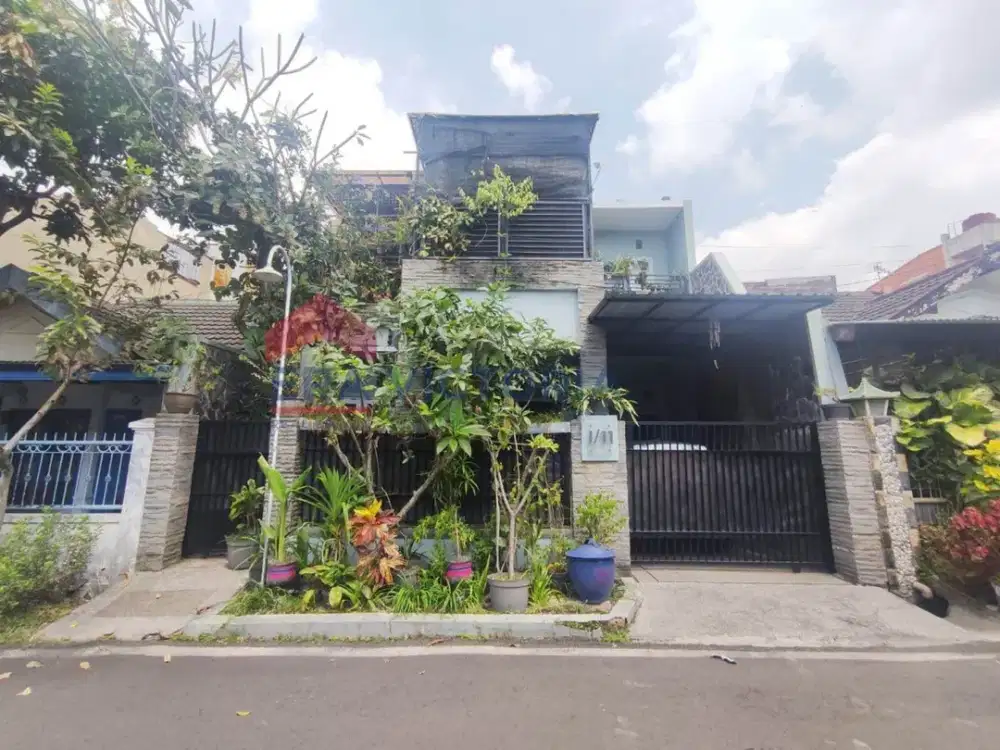 Dijual Rumah Strategis Dekat dengan Pusat Perbelanjaan