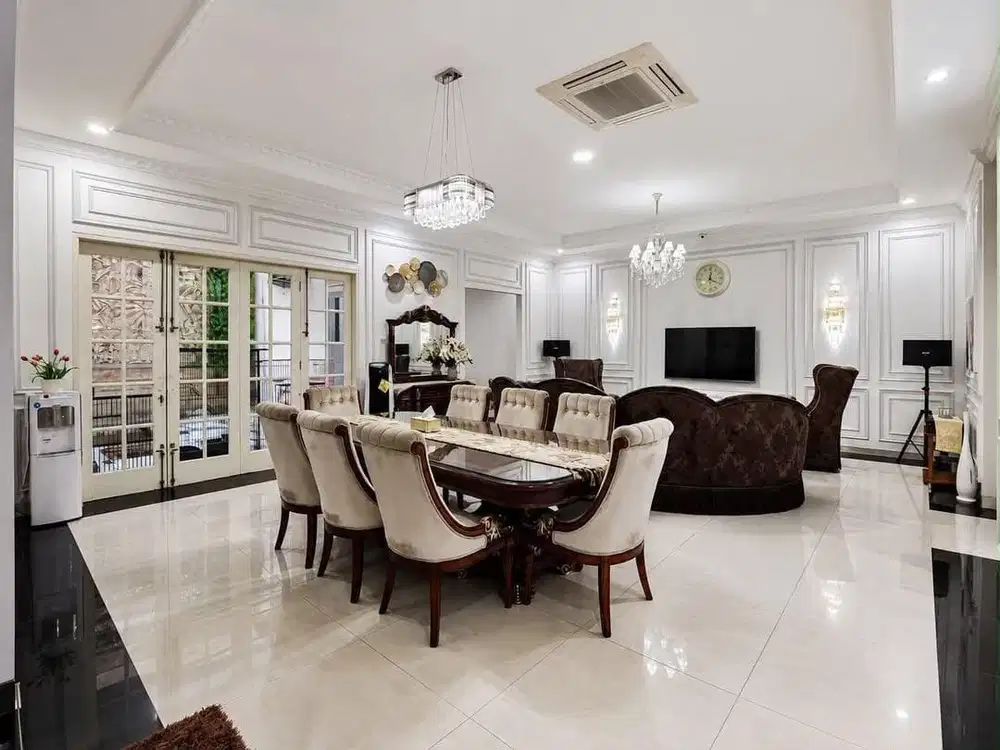 Dijual Rumah Mewah di Jalan Boulevard Peurmahan Citra Gran Cibubur