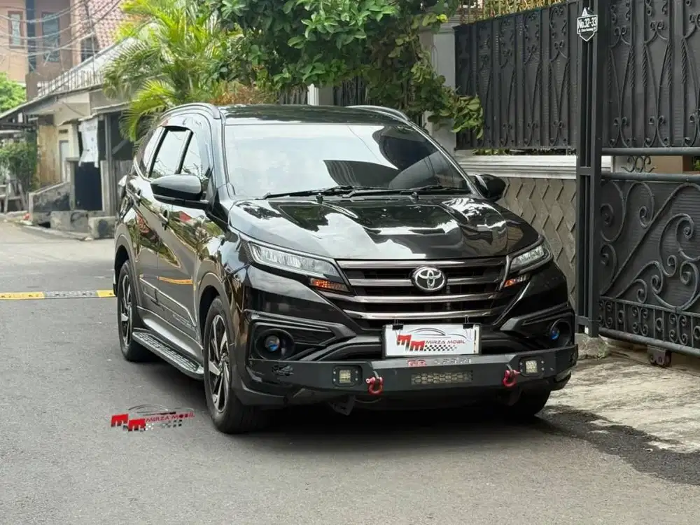 Toyota New Rush GR Sport 1.5 AT 2023 Hitam