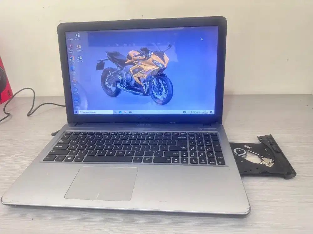 Asus X540Y-AMD-E1/7010 Gen7 Ram2gb Ssd-128gb Layar 15in Minus Batray