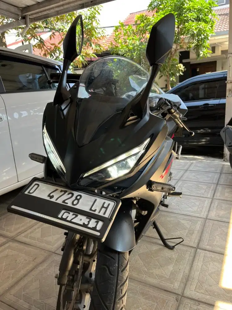 Honda CBR150R KM Rendah 4rb Mulus Istimewa Siap Pakai
