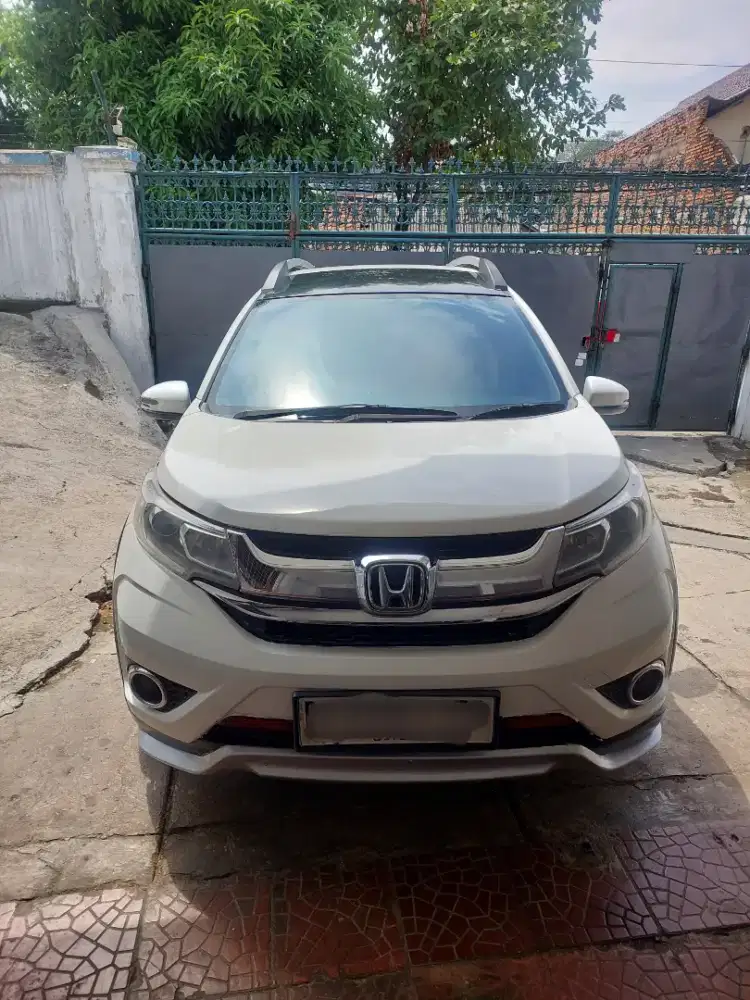 Honda BRV E Prestige 2017 warna putih