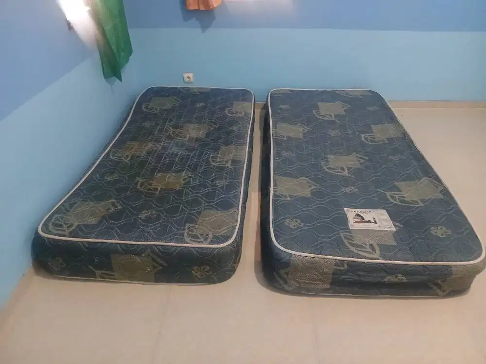 Kasur bekas kondisi layak