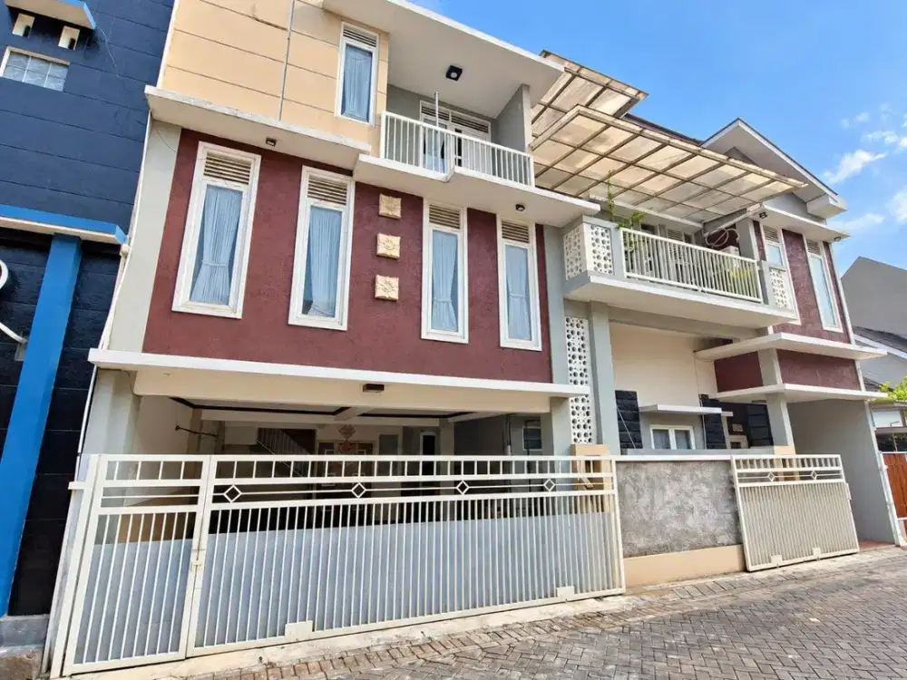 DIJUAL Rumah Modern 2Lt Cocok untuk Keluarga Besar Ada Laundry Area Siap Huni Lingkungan Nyaman Dekat Pusat Kuliner dan UB Di JL Ikan-ikan