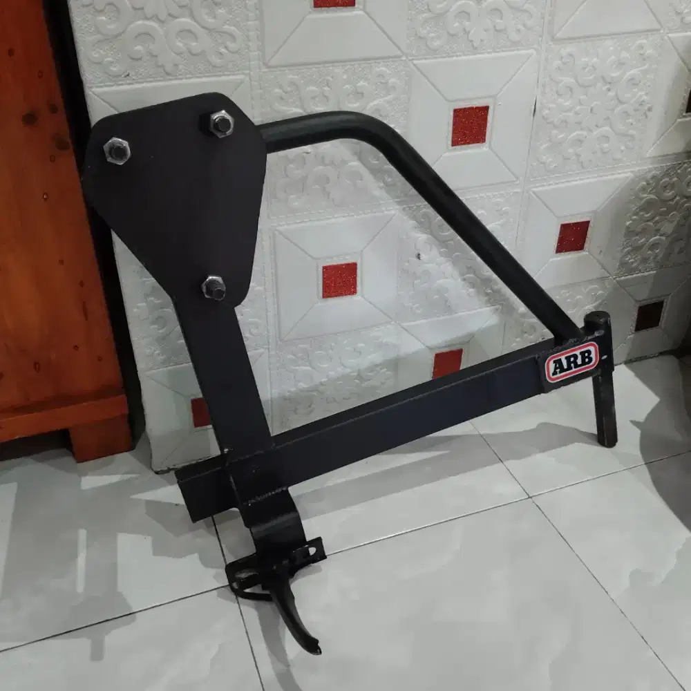 Tempat ban step katana