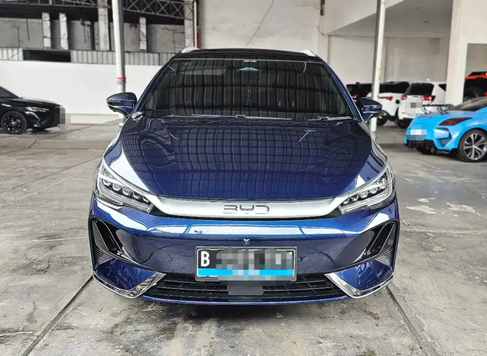 Baru 20rb Km BYD M6 Superior Captain Seat 2024/ 2025 Quartz Blue Biru