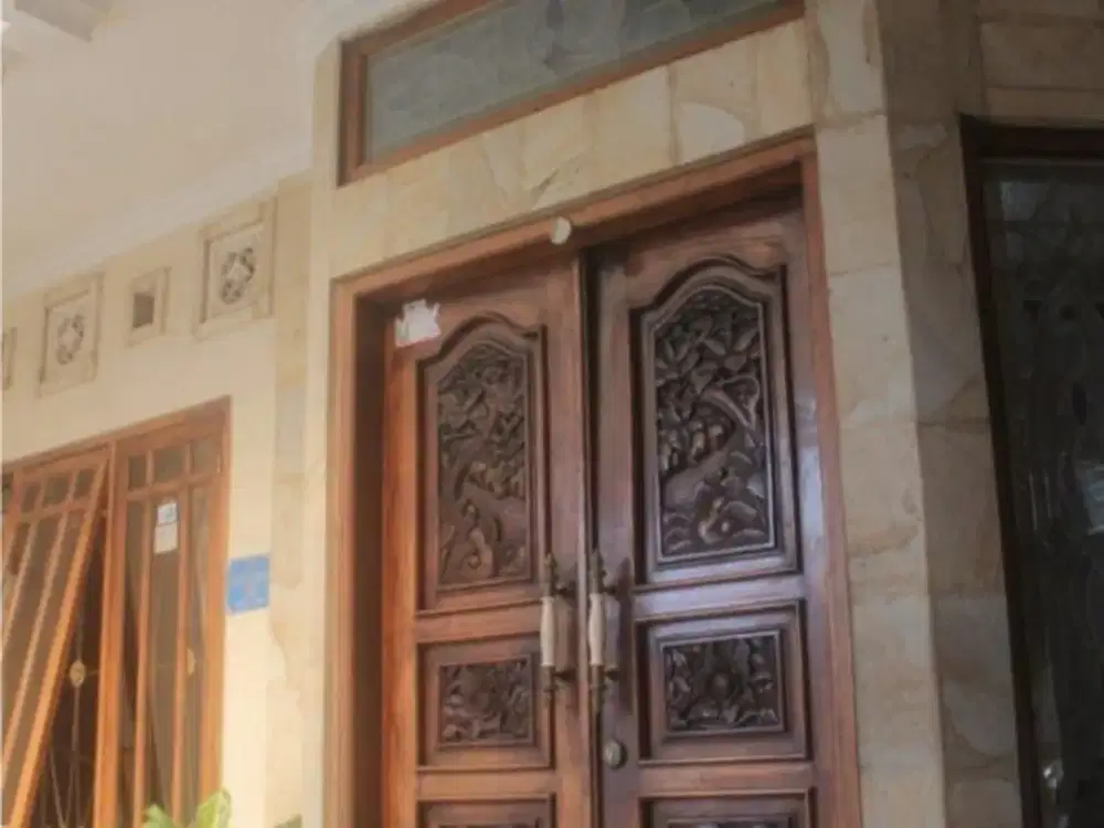DIJUAL RUMAH 2 LANTAI  DI KESIMAN, DENPASAR TIMUR, BALI
