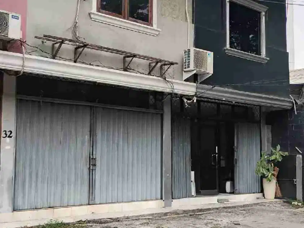 Ruko 2 Lantai Pinggir Jalan Besar Dekat Ke MRT Lebak Bulus
