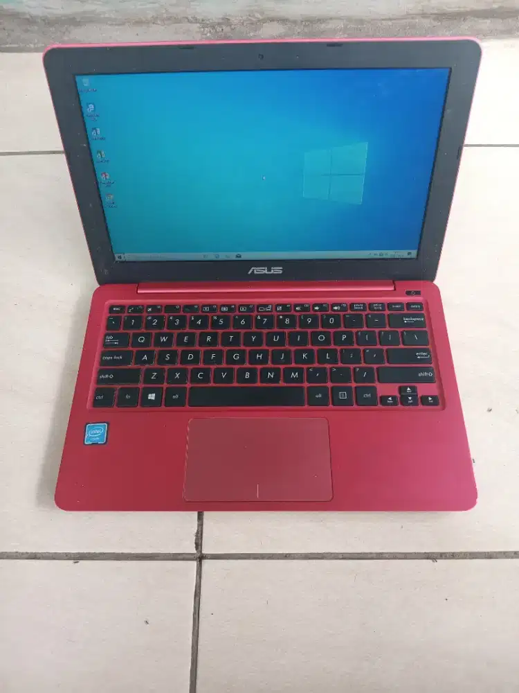 Dibeli tinggi laptop/notebook second