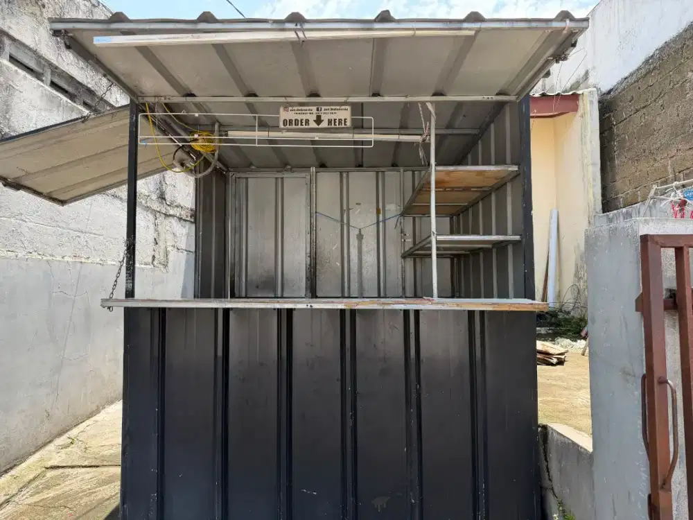 Container booth