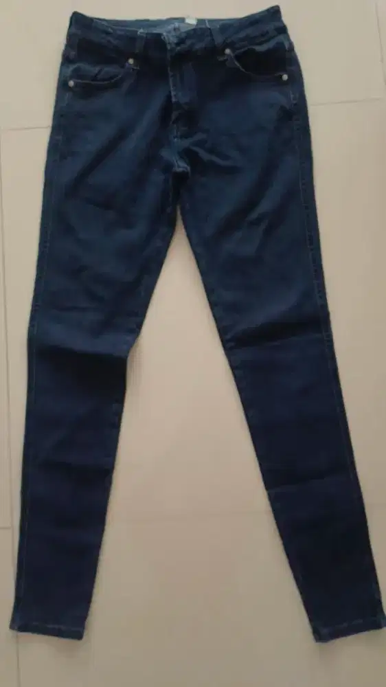 Zara Basic Jeans Wanita