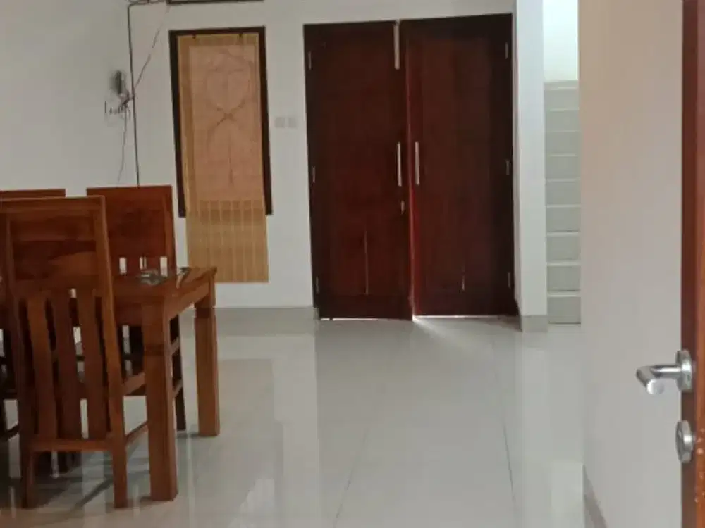 Disewakan Rumah Mewah Siap Huni Full Furnished Lokasi di Villa Duta Setraduta Bandung