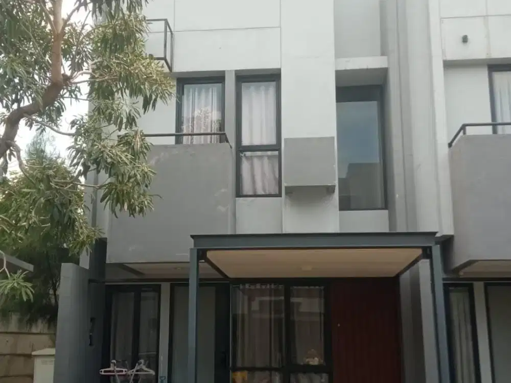 Dijual Rumah 2 Lantai Furnished Siap Huni Dekat Qbig & Ice di Tabebuya BSD City