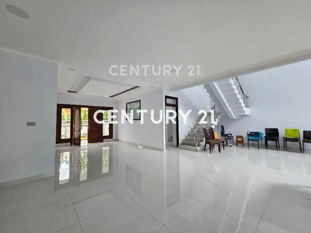 Dijual Rumah Bagus Di Dekat Gerbang Toll  Di Taman Modern Cakung