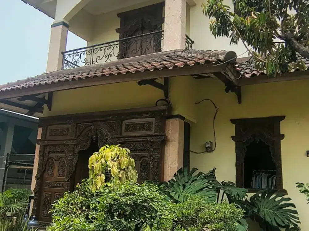 Dijual Properti SHM di Cipondoh Tangerang, LT 1.200 M², Private Pool