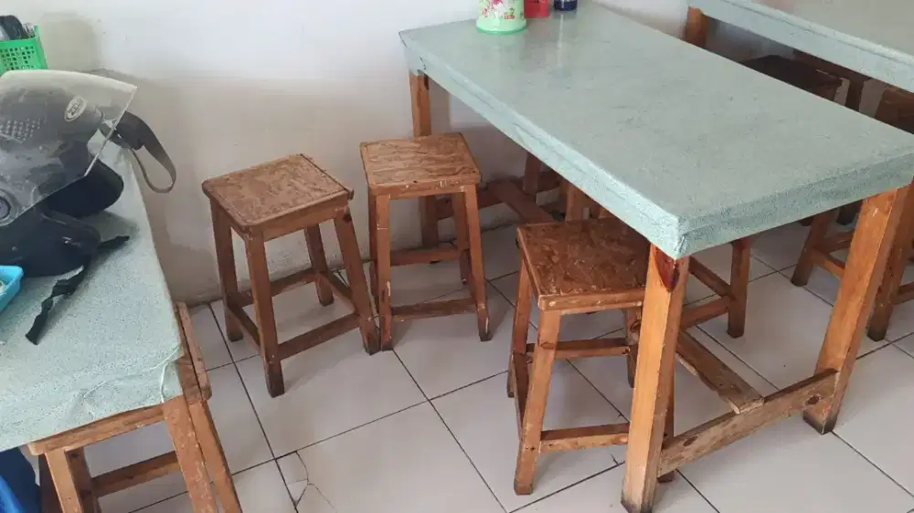 Dijual saja perlengkapan usaha- meja bangku bakso