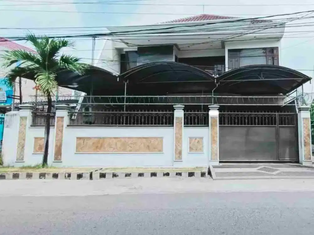 Rumah Usaha Raya Kaliwaron Selangkah ke Dharma Husada Utara. Surabaya.
