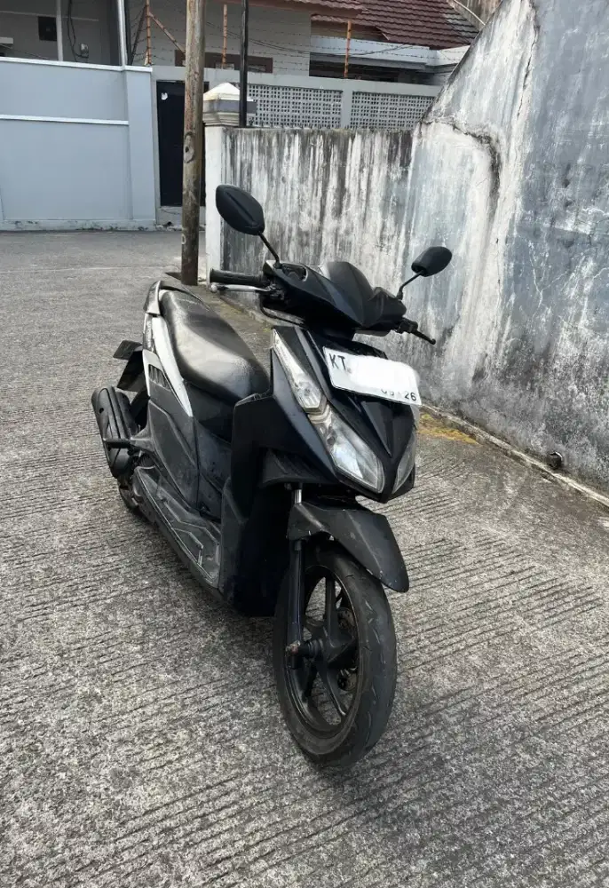 HONDA VARIO TECHNO 2011 110cc (WARNA PUTIH HITAM)