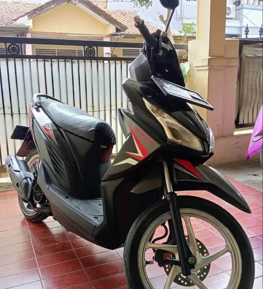 Honda Vario Agnes Fi CBS 2017 warna Hitam ori mulus mantap siap pakai.
