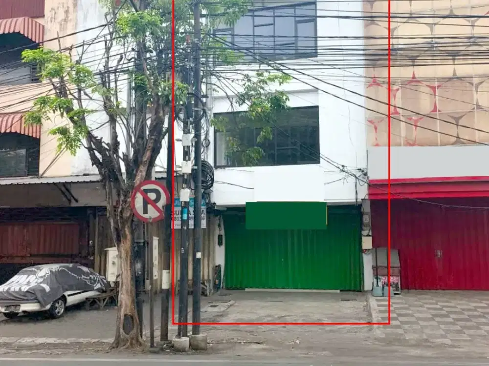 Ruko 3 Lantai Ada Gudang di Belakang Traffic Ramai Dekat Pasar Besar
