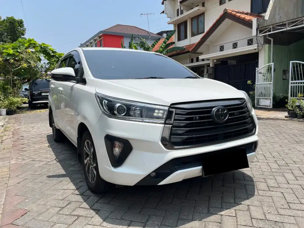 Toyota Innova reborn v 2.4 solar 2022 matic