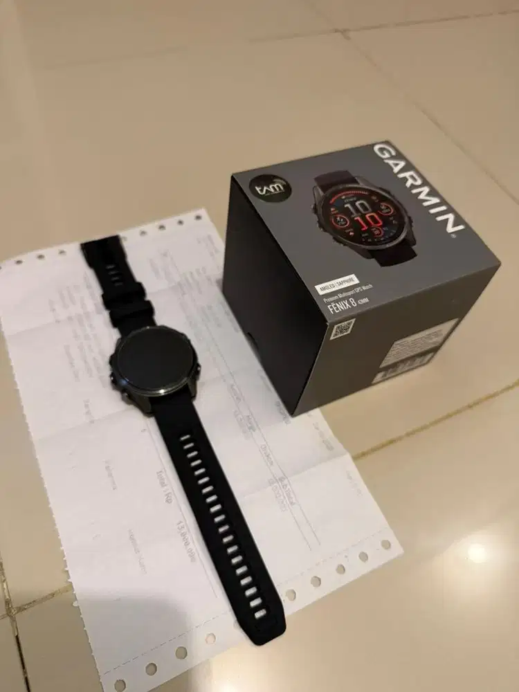 Garmin Fenix 8 43mm Carbon Black/Grey Sapphire Amoled Titanium