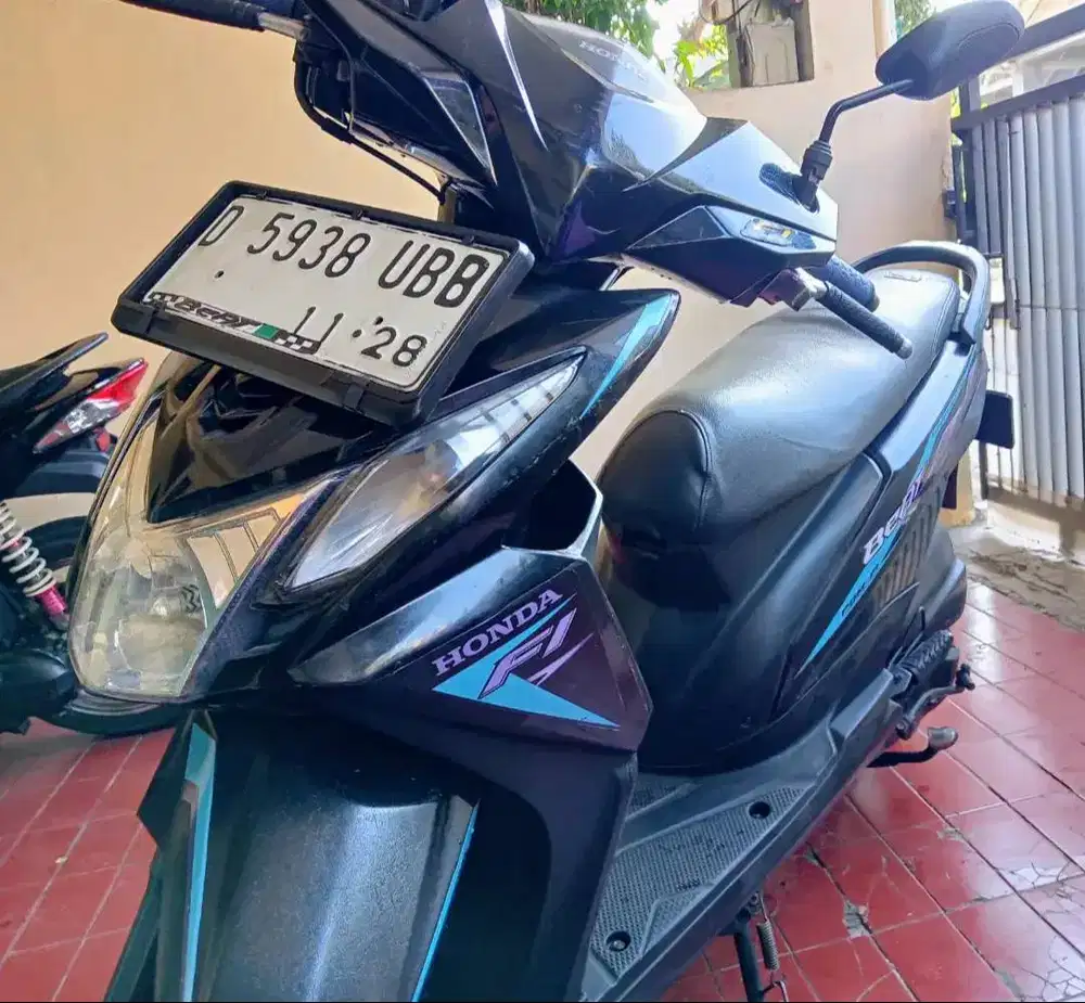 Honda Beat Fi 2013 Hitam Mulus mantap siap pakai.