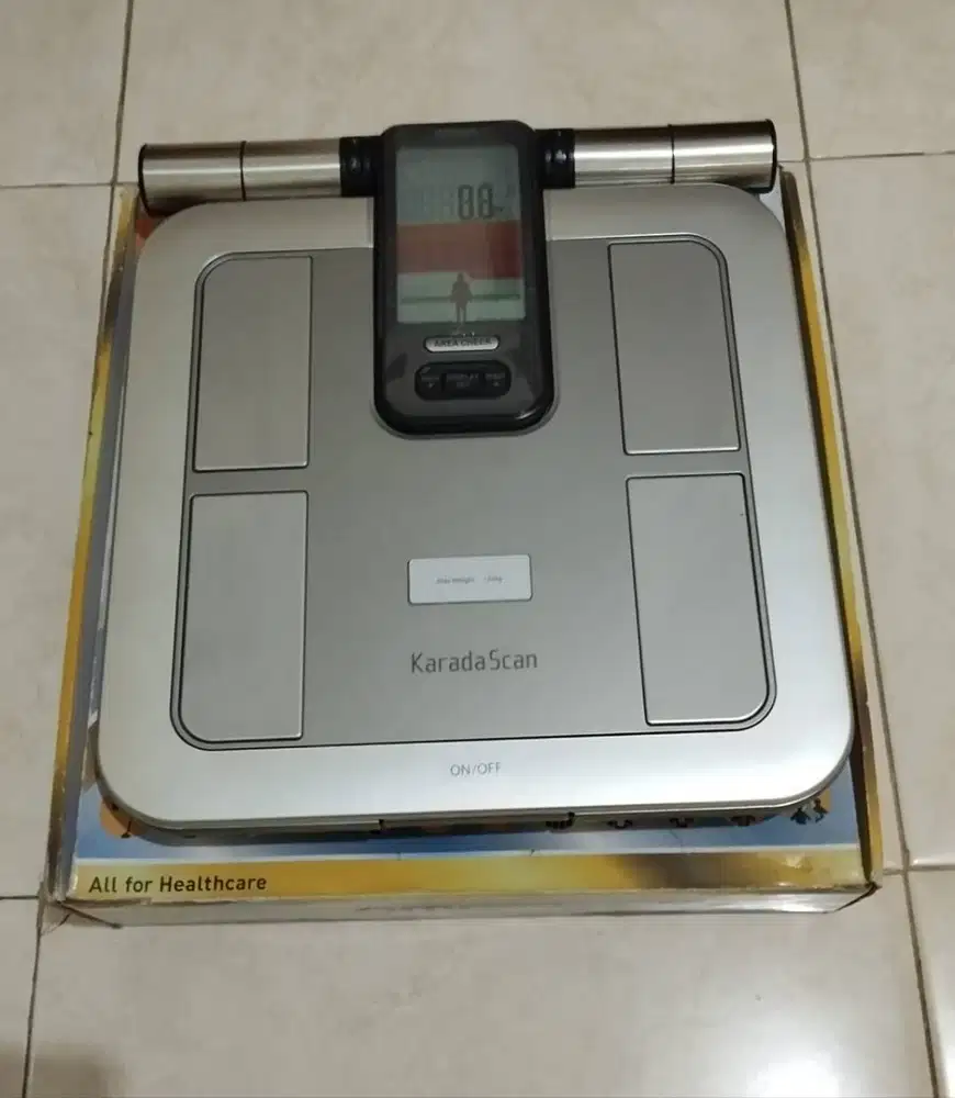 Timbangan Omron Karada Scan HBF-375