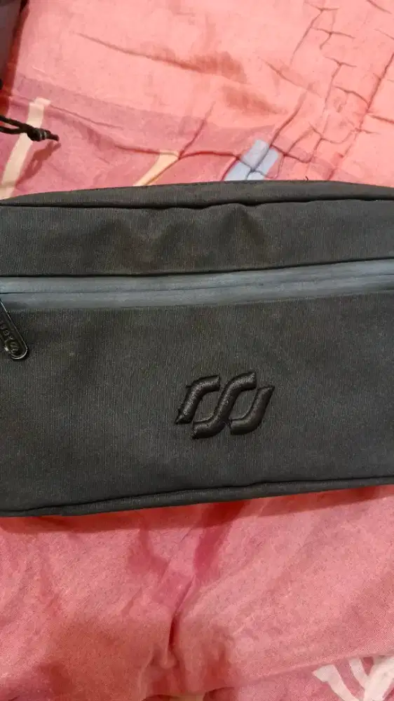 Handbag Russel hitam