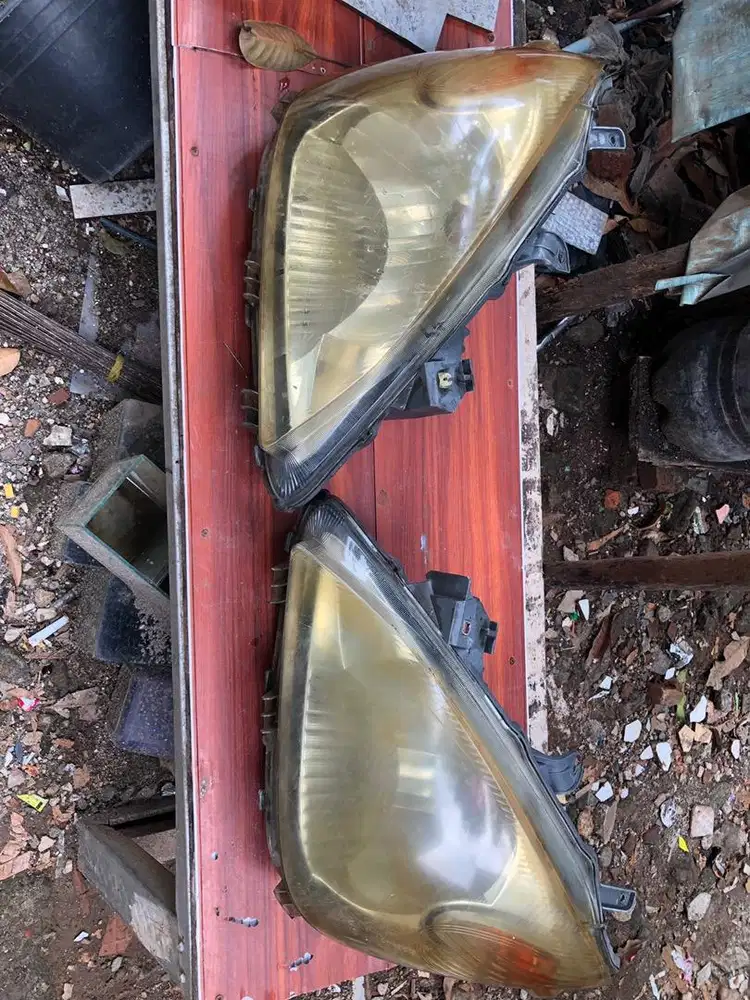 Headlamp avanza 2010