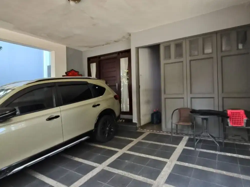DIJUAL RUMAH TERAWAT 2 LANTAI DI KOMPLEK BATUNUNGGAL BANDUNG