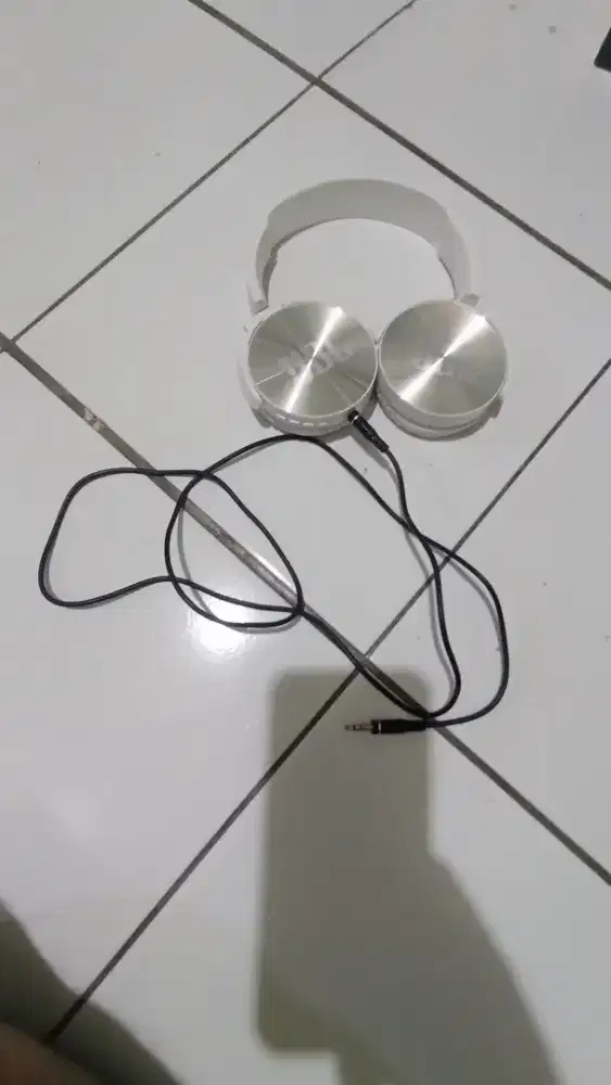 headset normal lokasi limo