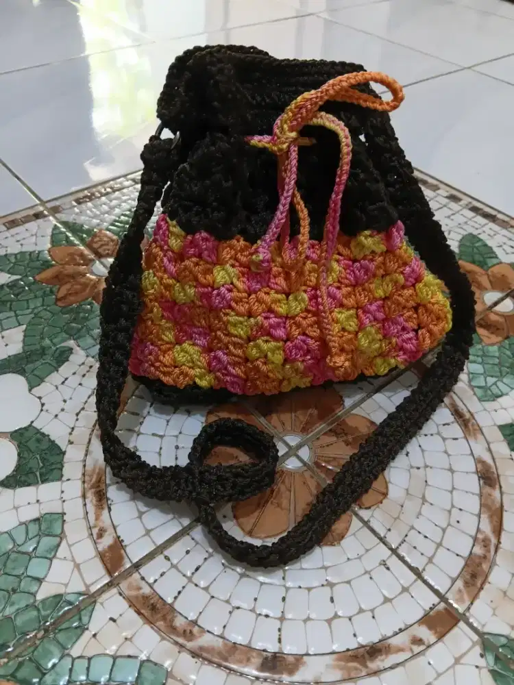 TAS RAJUT SERUT