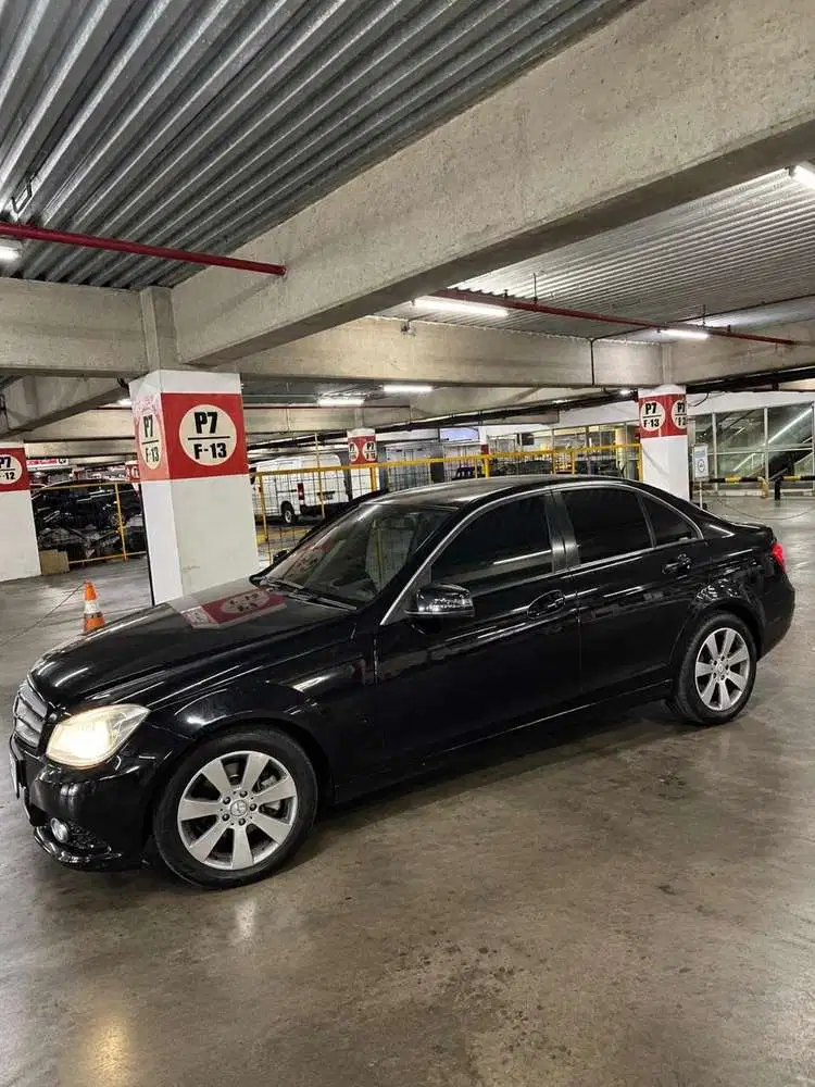 Mercedes-Benz C200 2012 Listrik