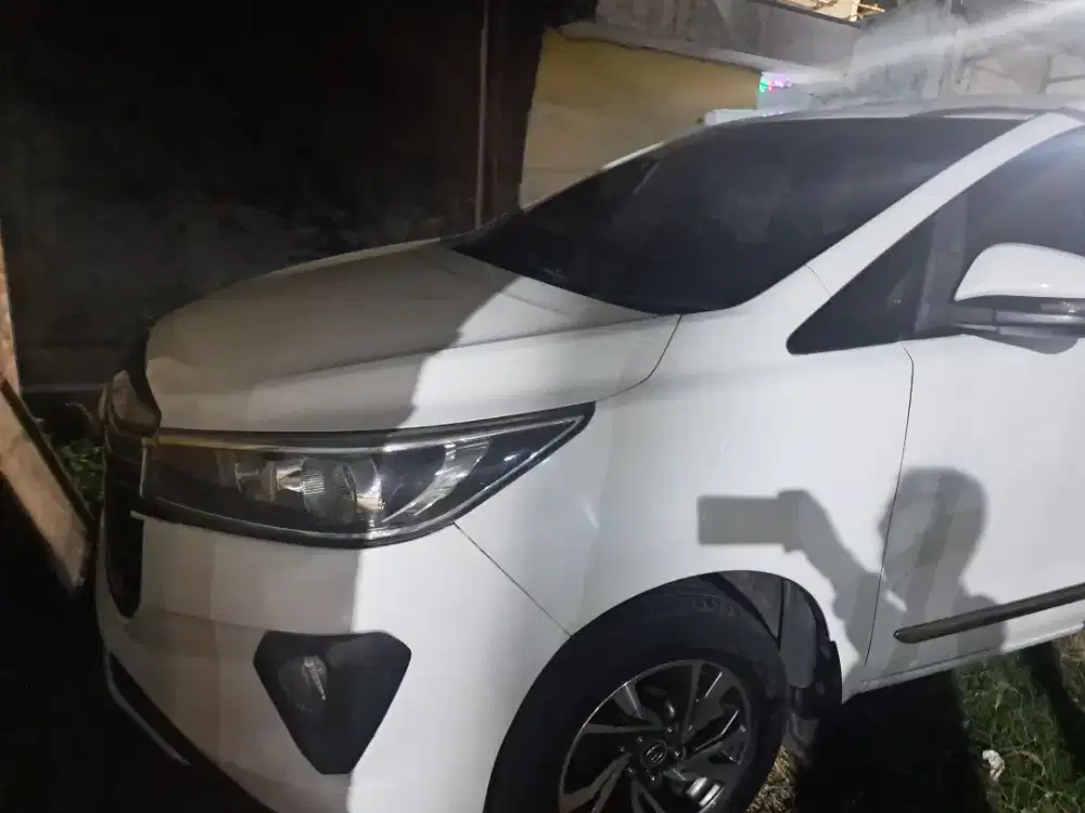 Jual innova reborn 2018 akhir