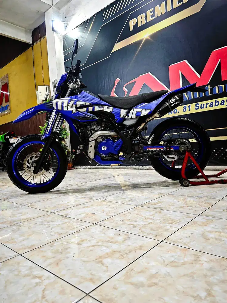 Yamaha WR 155cc supermoto blue glossy th 2021. Anugerah motor rungkut