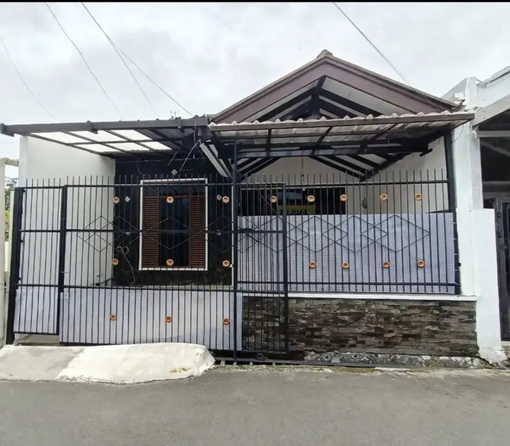 Dijual Rumah Strategis di Sarijadi Prospek buat kostan selain Hunian