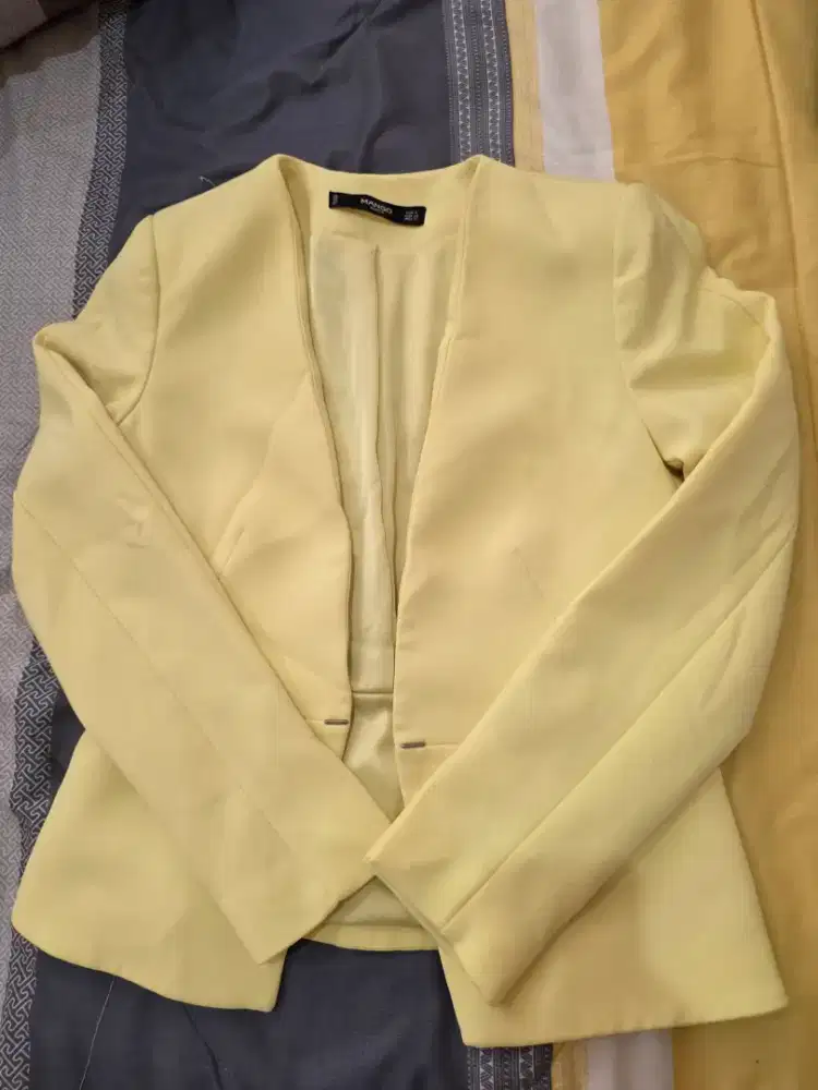 Baju bermerk masih bagus