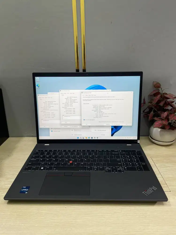 LAPTOP LENOVO P16s i7 GEN12 32/512 LAYAR 15.6 INCH VGA *ET