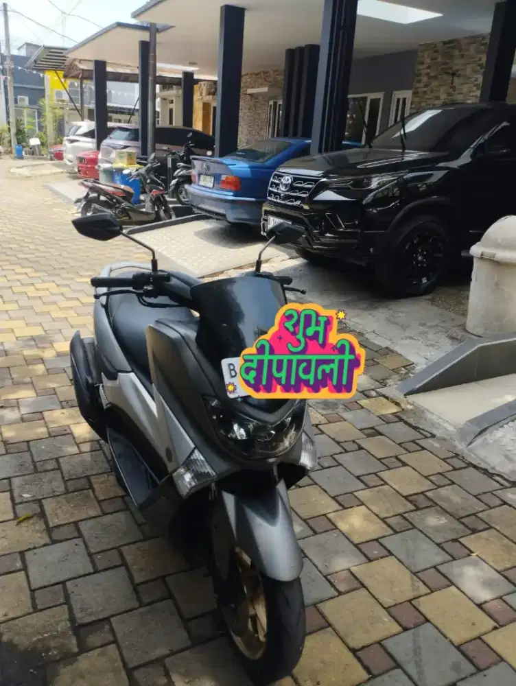 NMAX 155 Old Silver