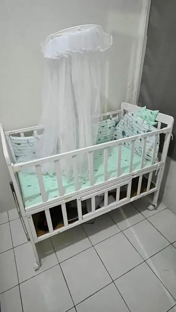 Baby Crib Kasur Bayi second masih bagus jarang banget dipake
